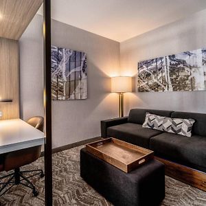 King Suite Hearing accessible